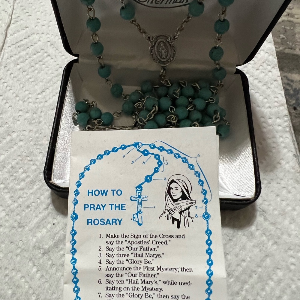 Vintage Antique Chapel Italy Stamped beautiful Rosary NWTIn original box - Picture 5 of 6